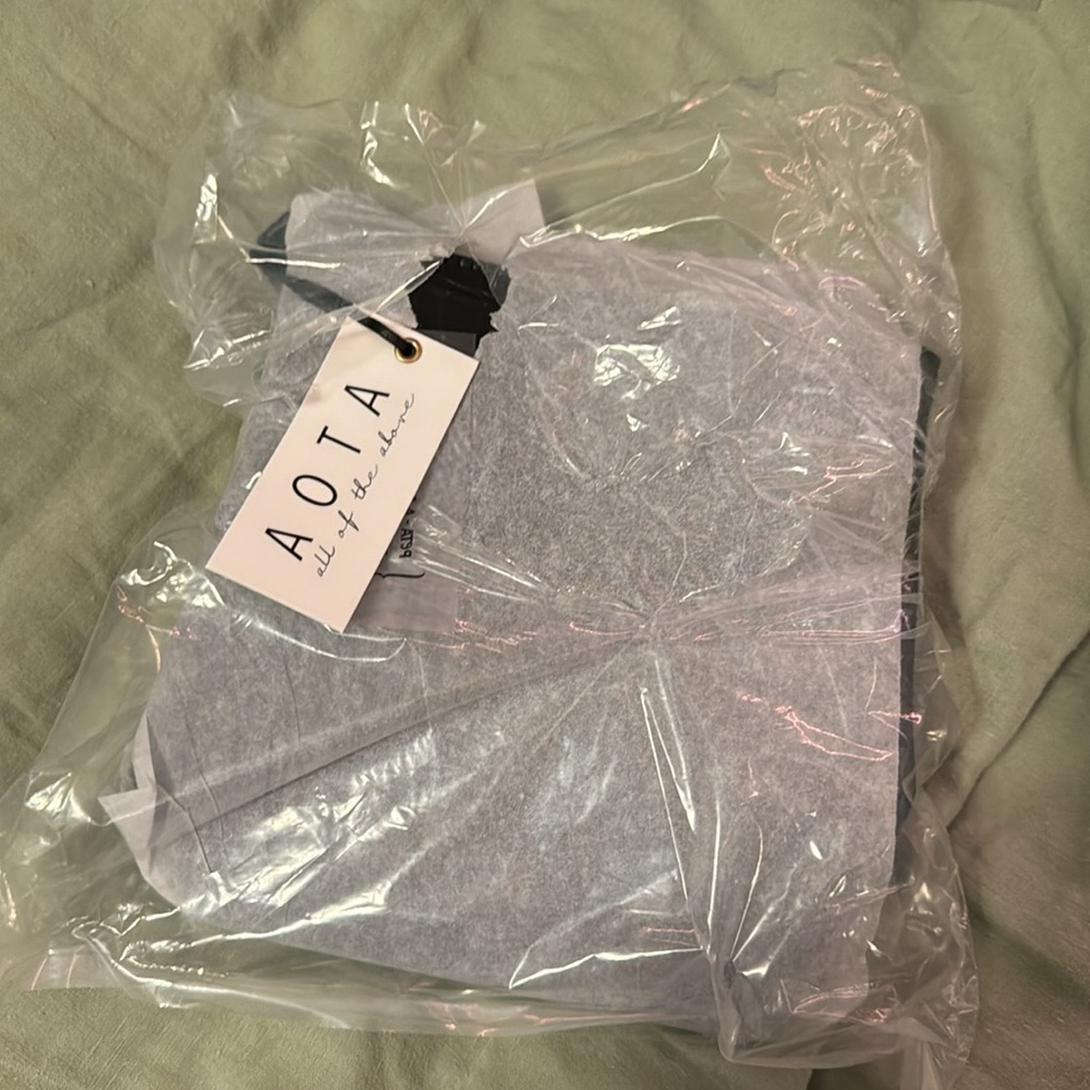 AOTA Elena Bucket Bag - Picture 8 of 13